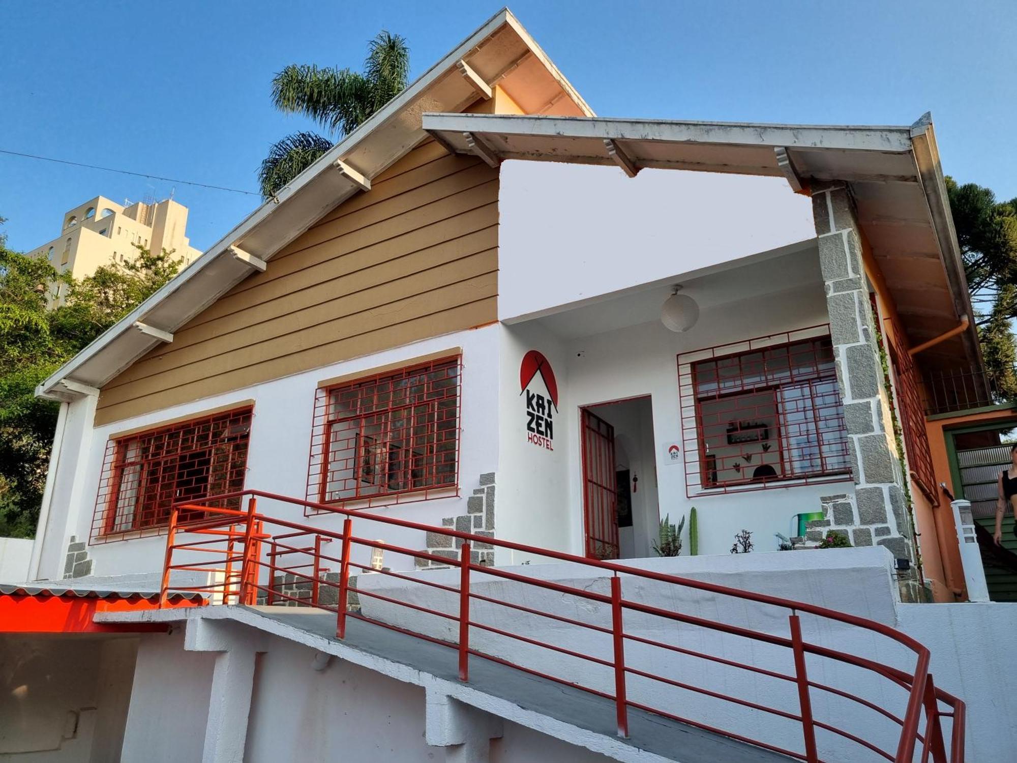 Hostel Kaizen กูรีตีบา ภายนอก รูปภาพ